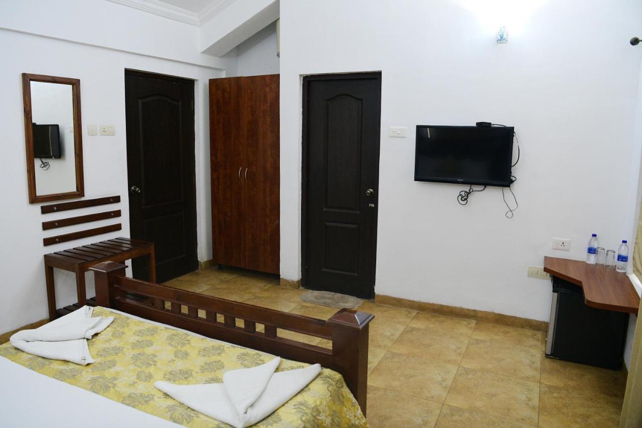 White Square Nirvana, Parra Mapusa Exterior photo